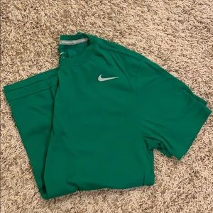 Men’s green Nike Dri-fit T-shirt